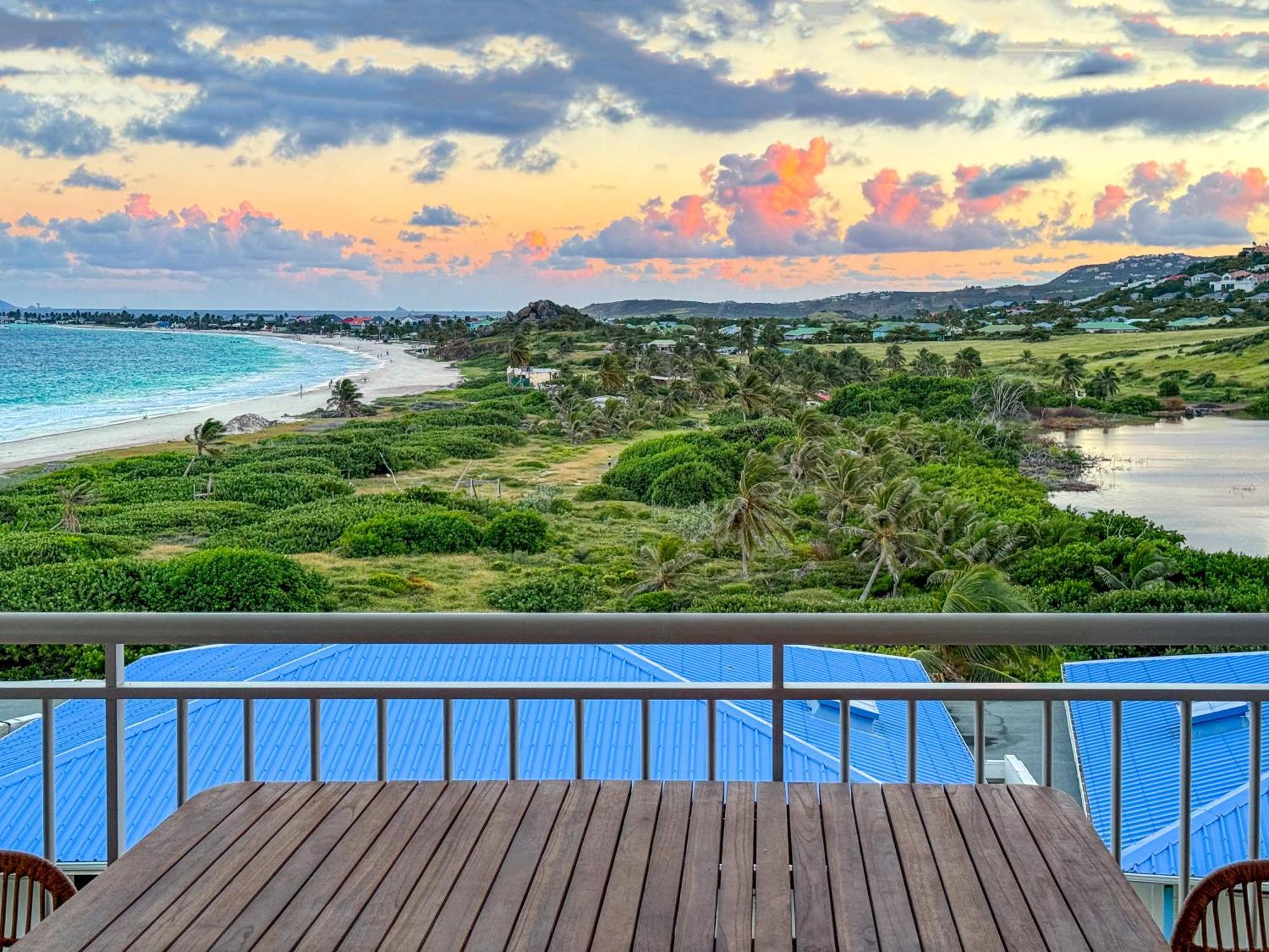Top Floor Unit 520 Ft2 - 48 M2 With Stunning Dominant View On Ocean, St Barth, Orient Bay Cul de Sac Exterior foto
